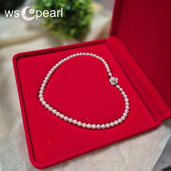 Khí Chất Thượng Lưu Từ Chuỗi Ngọc Trai Akoya Trắng Ánh Hồng WSC Pearl Khí Chất Thượng Lưu Từ Chuỗi Ngọc Trai Akoya Trắng Ánh Hồng WSC Pearl